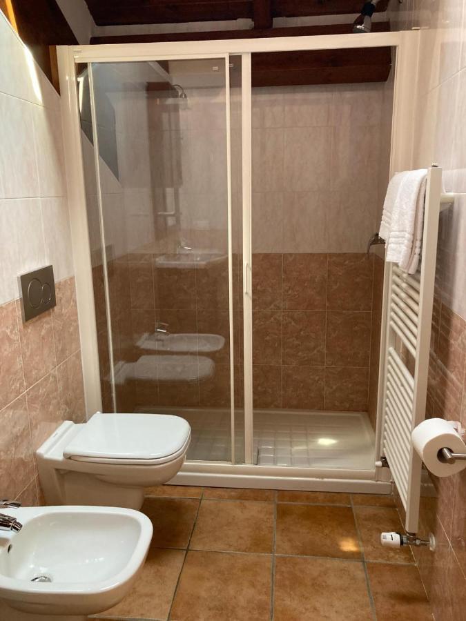 Gattico Agriturismo Altana Del Motto Rosso מראה חיצוני תמונה