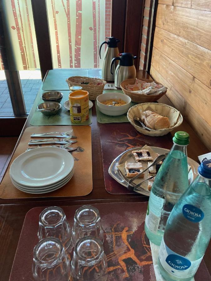Gattico Agriturismo Altana Del Motto Rosso מראה חיצוני תמונה